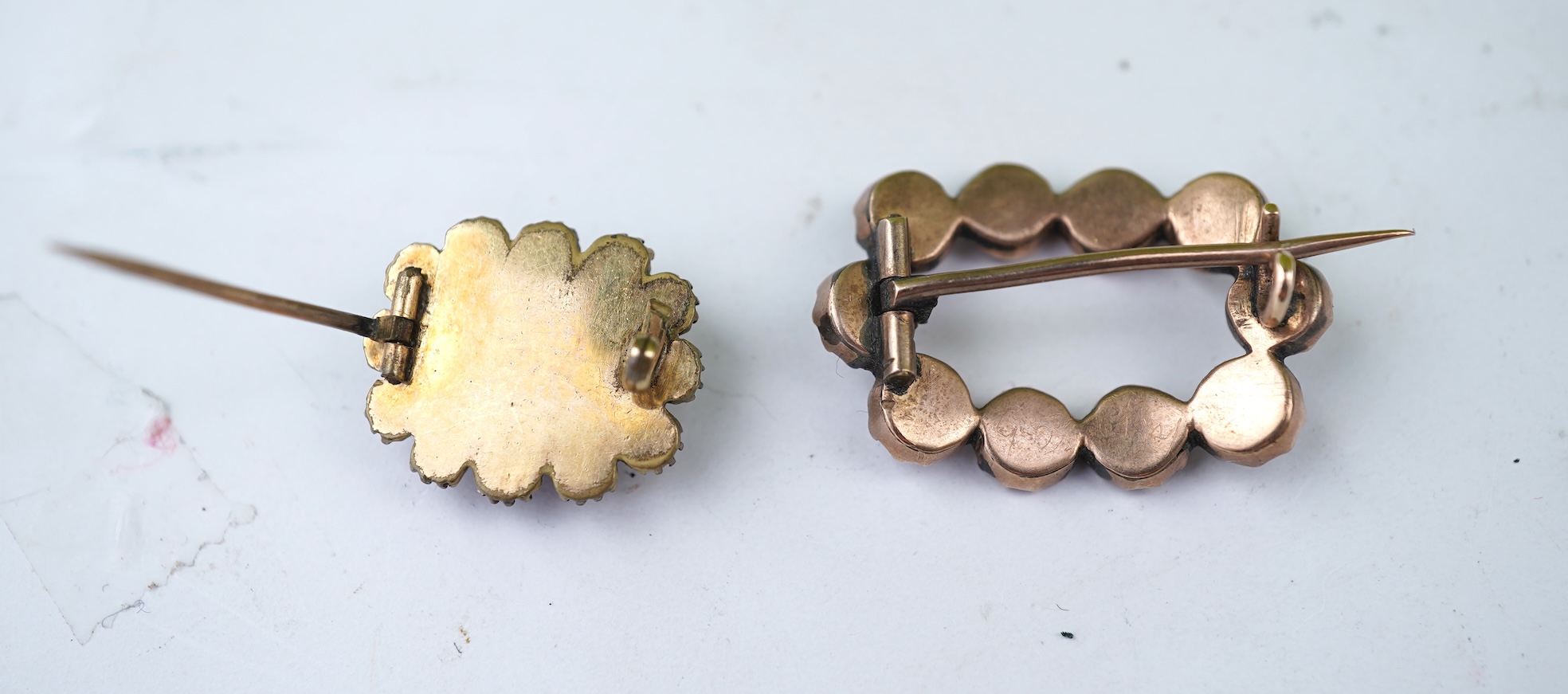 A collection of small jewels and accessories, 19th and early 20th century